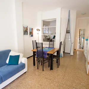 Bilocale Con Giardino Terrazzato Comodo Al Mare Appartamento