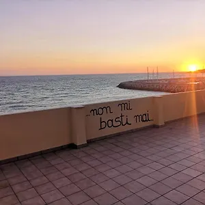 https://l-attico-nel-mare.it-tuscanyhotel.com
